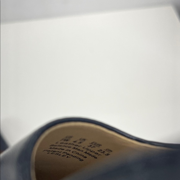 New Naturalizer Leather Ginger Pumps in Black Size 7W - Picture 8 of 8